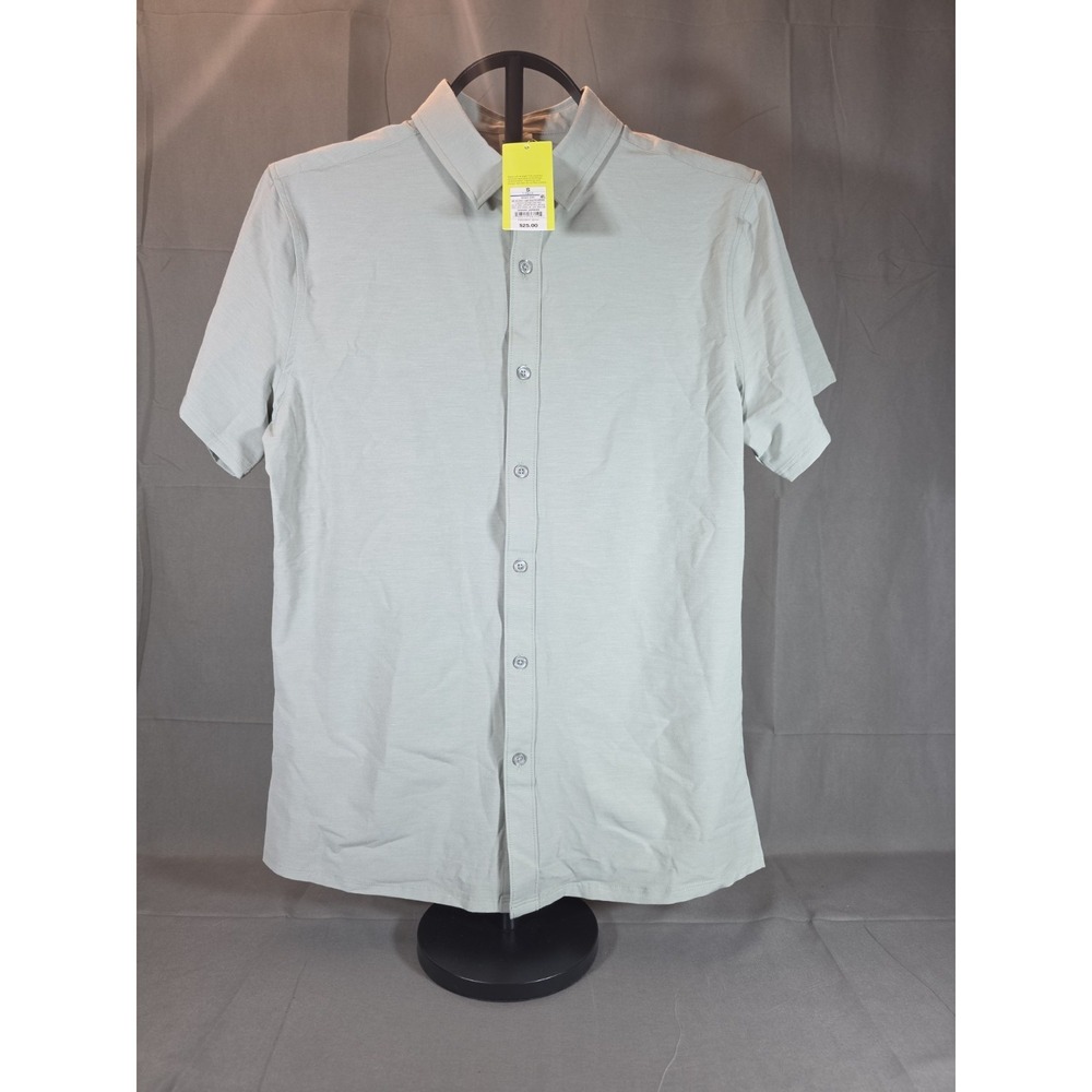 short-sleeve button-down shirt All in Motion in a light Olive Green Size Small